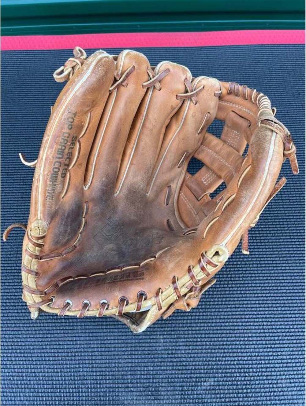 Regent The Big Red Top Grain Cowhide Baseball Glove LHT